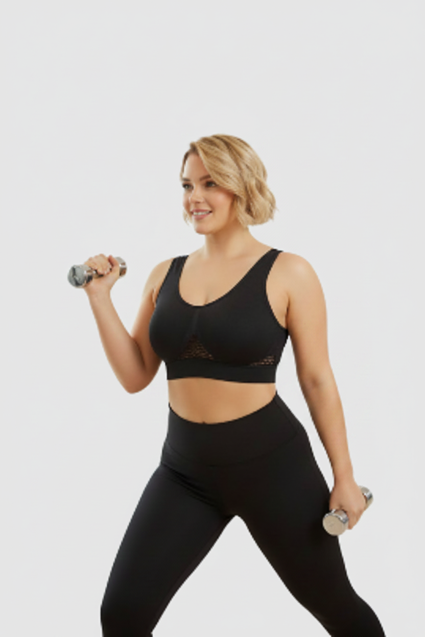 Sports Bra Preto - Pose Ativa
